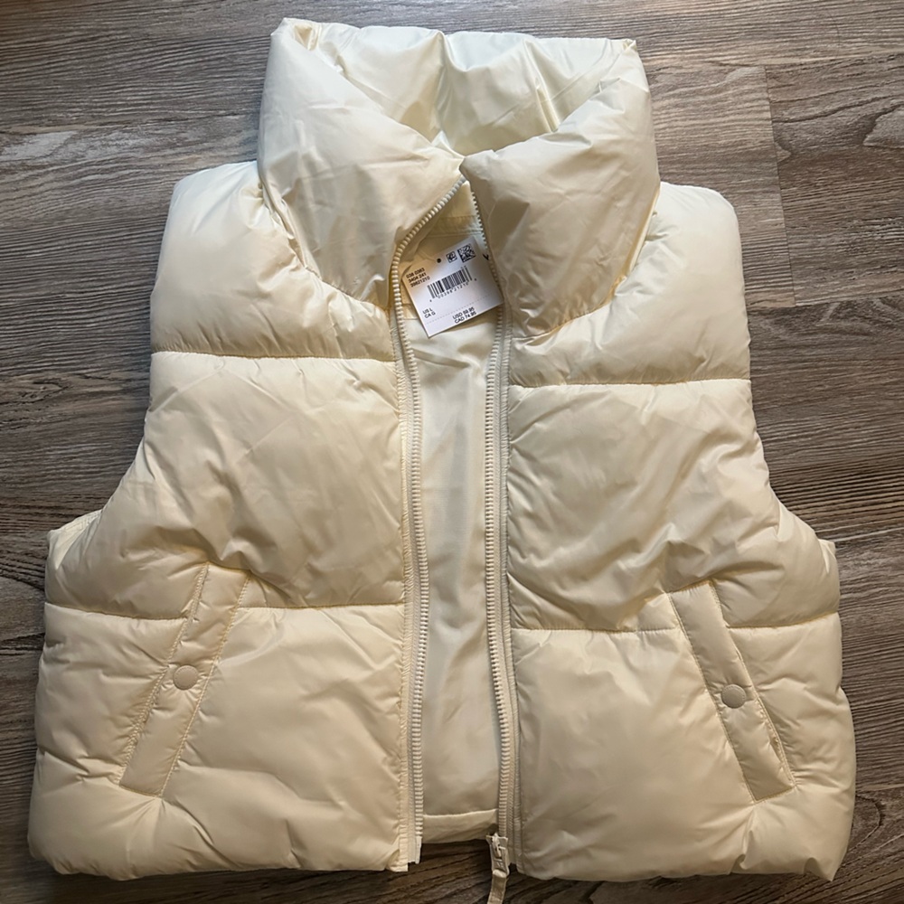 American Eagle Outfitters Off-White Puffer Jacket
